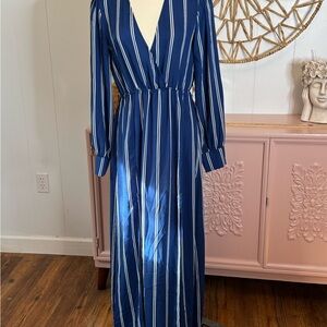 Forever 21 Large Elegant Blue Striped‎ Maxi Dress